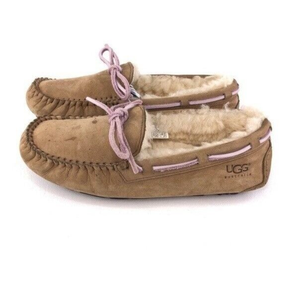 UGG Dakota Indoor Outdoor Moccasin Slippers 7 - Picture 2 of 12